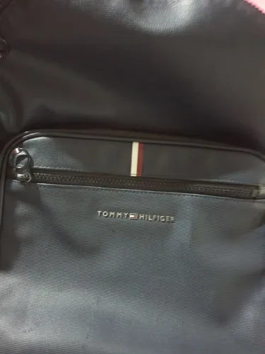 MOCHILA-TOMMY HILFIGER.