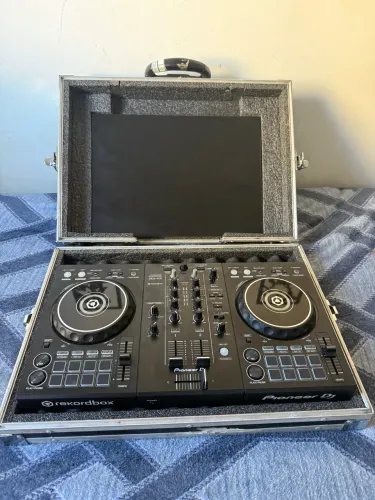 Controlador DJ pioneer DDJ 400 com caixa 
