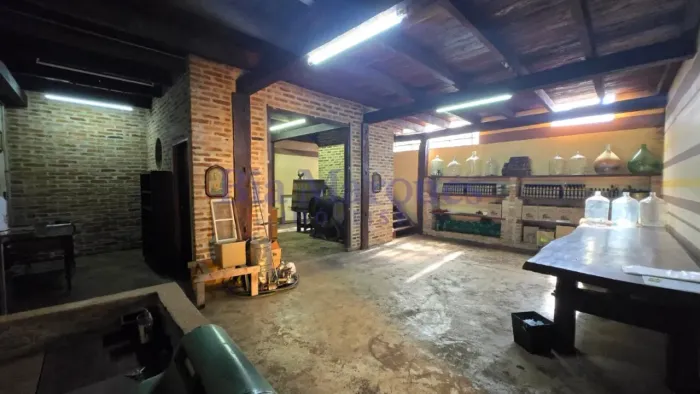 Galpão / Depósito / Armazém para alugar, 325m² - Jardim Salgado Filho