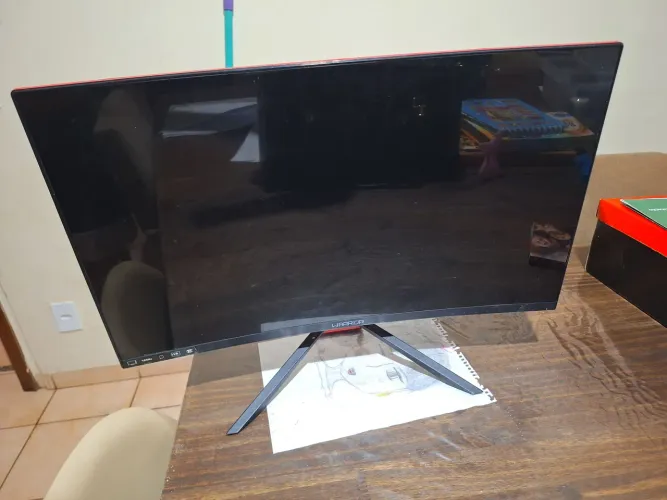 Monitor Warroior curvo 165Hz