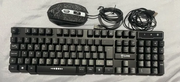 Vendo teclado semi mecânico e mouse Clanm