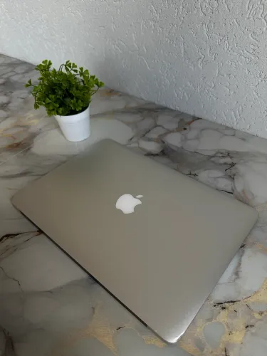 MacBook Air i5 (2017)
