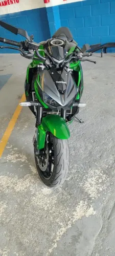 Kawasaki Z1000 R Edition