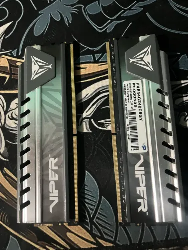 MEMÓRIA RAM VIPER - DDR4 2x4 (8GB) 2400MHz