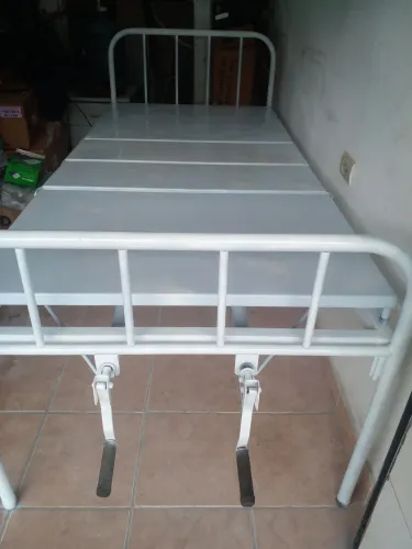 Cama hospitalar em pleno funcionamento