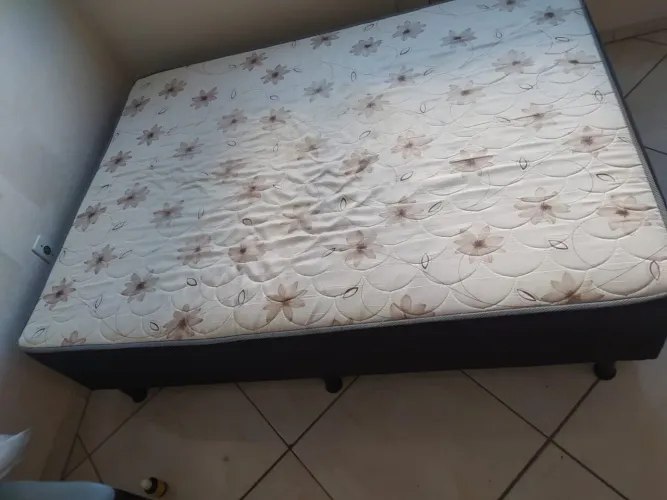 Vendo cama de casal