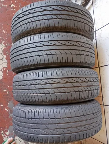 Pneus Bridstone ref 185 60 15 RS 1200 os 4