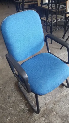 Cadeira para Escritório Fixa com Braço