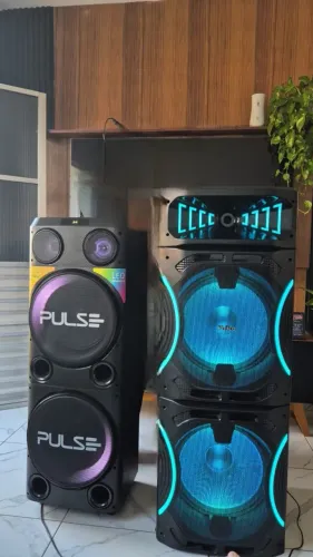 Caixas de som com led