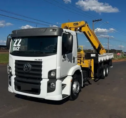 VW 24.280 CARROCERIA MUNCK 6X2 ANO 2022.