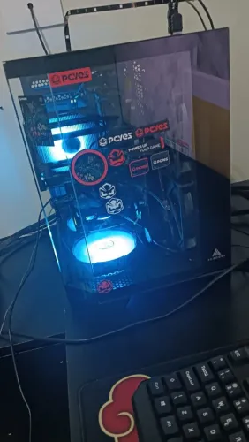 Gabinete gamer incluso fans 