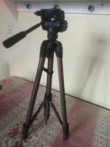 Vendo tripé profissional para celular e câmera 