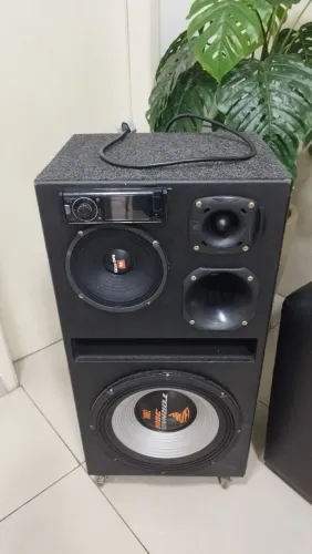 Caixa de Som Trio JBL