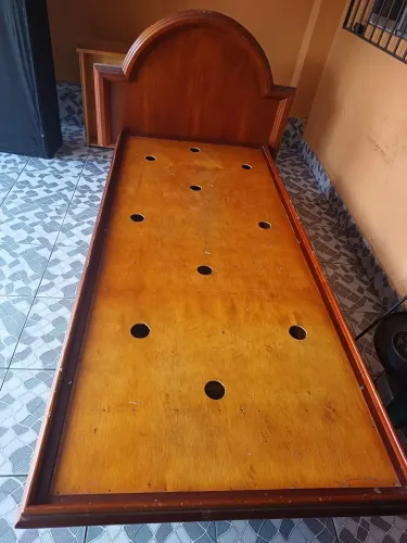 Cama de solteirao madeira boa
