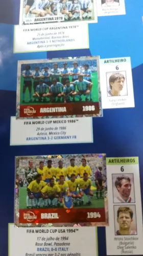 Figurinhas e álbum da copa com 87% mais 300 figurinhas repetidas 