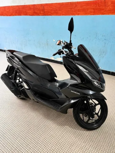 Honda PCX 160 2023 | Único Dono | 20 mil km | Revisões em dia | Manual + Capacete + Capa