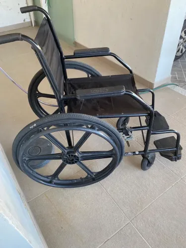 Vendo cadeira de rodas