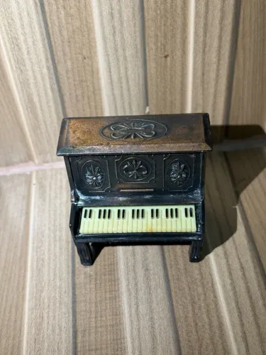 apontador de lápis miniatura piano vintage antigo