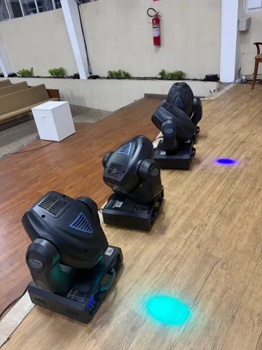 Moving head acme 250