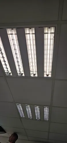 Luminárias com lâmpadas