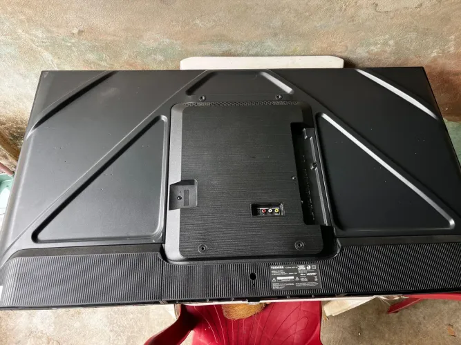 Televisão Toshiba 50 Polegadas (Conserto ou Retirada de Pç)