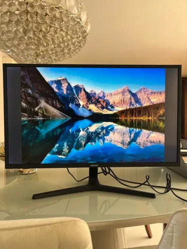 Monitor Samsung UJ59 32? 4K UHD - Impecável
