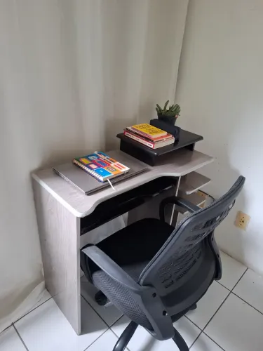 Kit Home Office: Escrivaninha + Cadeira de Escritório