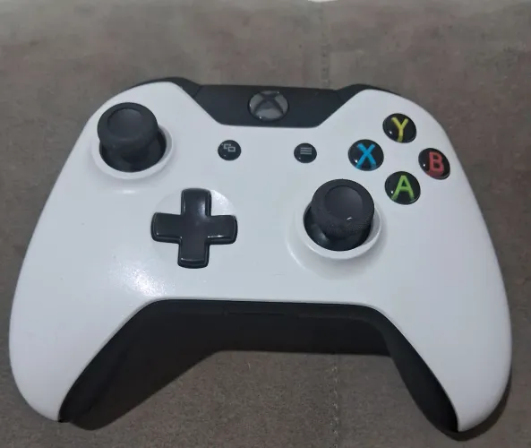 Controle xbox one efeito hall