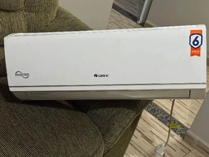 Ar-Condicionado Split Inverter Gree  (aceito proposta) ( 8 meses uso)  ?Quente e Frio?
