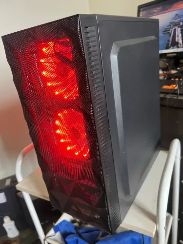 PC GAMER i7 7700+12GB+RX550 4GB