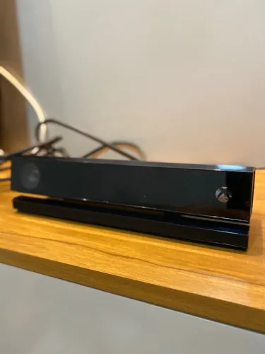 Kinect + 2 Jogos Brinde - Modelo Mais Recente - Perfeito Estado