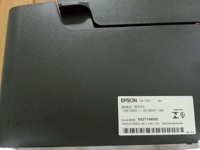 Impressora de nota fiscal modelo Epson e um eleitor de código de barras modelo Elgin semi 