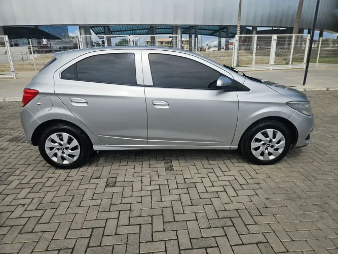 Chevrolet Onix Hatch LT 1.0 8V Flex Power Mec. 4P 2016