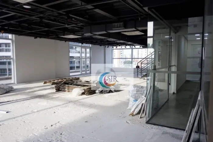 Conjunto Comercial com 336 m², 4 Vagas, Vila Olímpia.