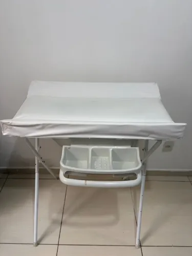 Banheira de Bebê com Suporte, Trocador e Porta-Objetos