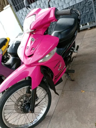 Barbada vendo moto Crypton Es 2016 por 7.500