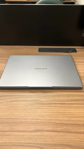 Notebook Lenovo Slim 3 - AMD Ryzen 7 7735HS, 16GB RAM (Estado de Novo)