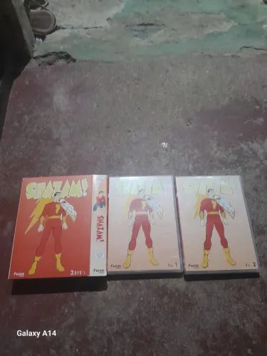 Estou vendendo dvds originais novos combo