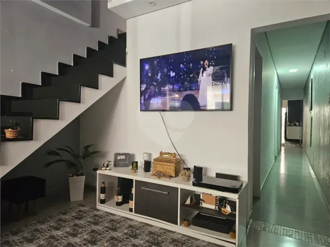 Casa à venda com 3 quartos, sendo 1 suíte, no condomínio Residencial Rubi, Mogi das Cruzes