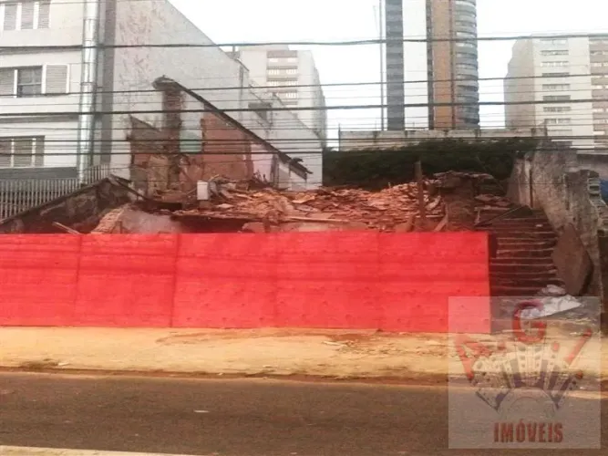 VENDA - Terreno com 386 metros a poucos metros do Metrô Santana