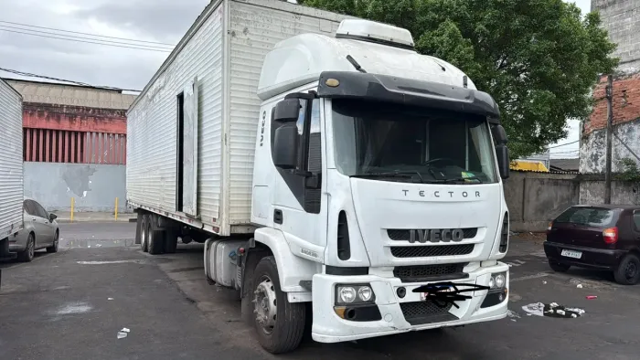 Caminhão Truck 6/2
