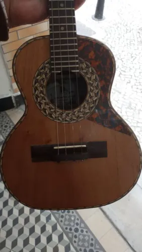 Cavaquinho  De Cedro do Luthier DS Alves com Captação Dupla