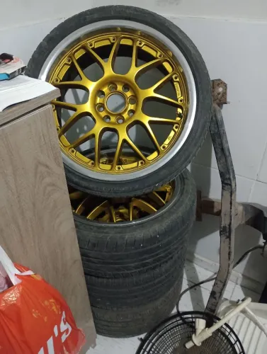 Rodas aro 17 BBS pintadas recentemente