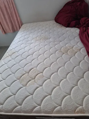 Vendo cama casal queem , 3 messes de uso.