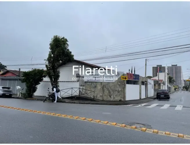 Casa comercial na Independência pronta para Terapeutas, psicólogos, massagistas
