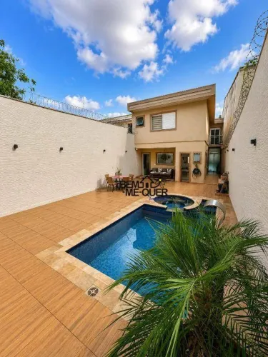 Sobrado com 4 suites, piscina e espaço gourmet - 236m2 construídos na 1a Gleba do Parque S