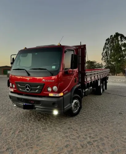 Accelo 1316 4x2 ano 2020 carroceria 7,2m