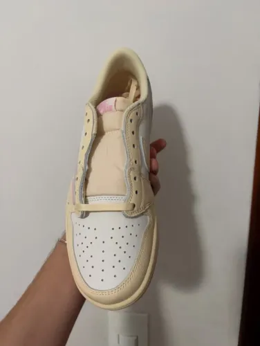 Tênis Travis Scott x Air Jordan 1 Low Sail Shy Pink Muslin - 40.5 e 44 - Novo