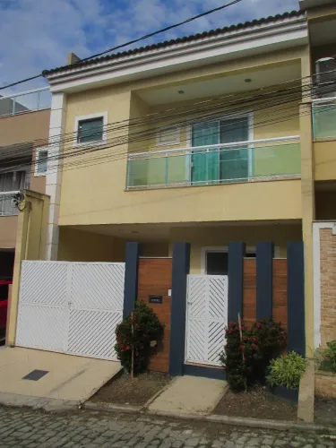 Alugo! Excelente Casa Duplex em Condomínio na Taquara