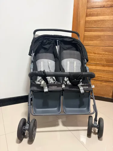 OPORTUNIDADE! Carrinho de Bebê Duplo Hércules - Excelente Estado | R$ 600